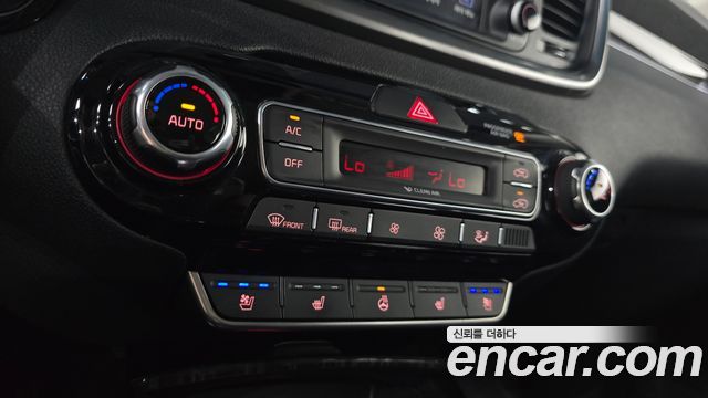 Kia Sorento 2018 — photo 24