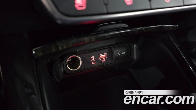 Kia Sorento 2018 — photo 28