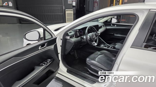 Kia K5 2022 — photo 13