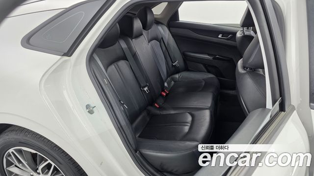 Kia K5 2022 — photo 17
