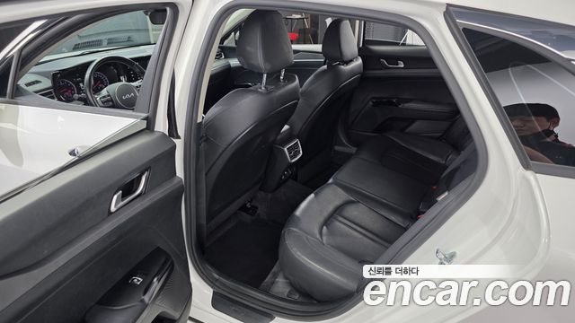 Kia K5 2022 — photo 24