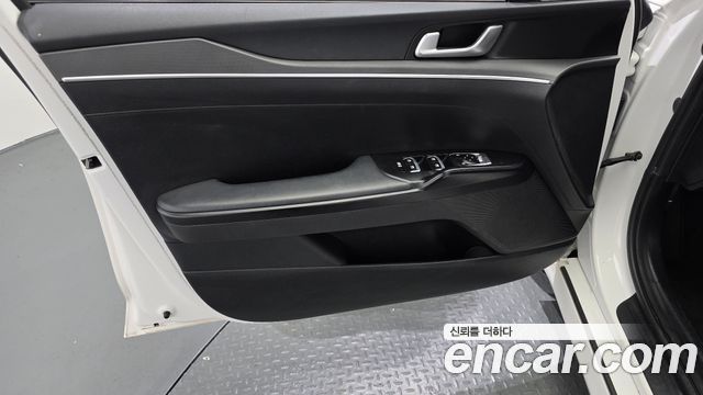 Kia K5 2022 — photo 14