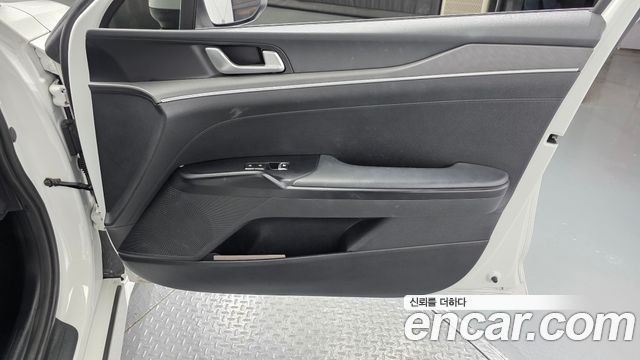 Kia K5 2022 — photo 15