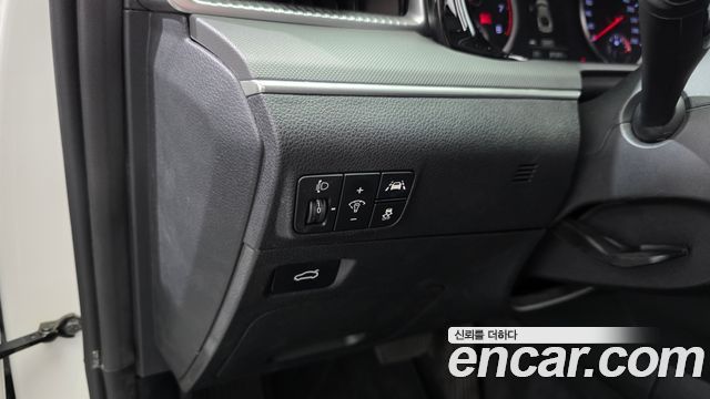 Kia K5 2022 — photo 28