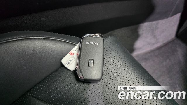 Kia K5 2022 — photo 35