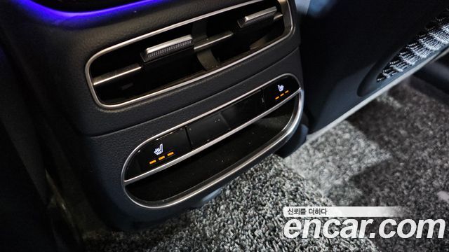 Genesis GV70 2021 — photo 18