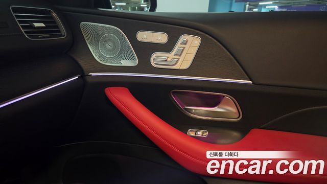 Mercedes-Benz GLE-Class 2025 — photo 11