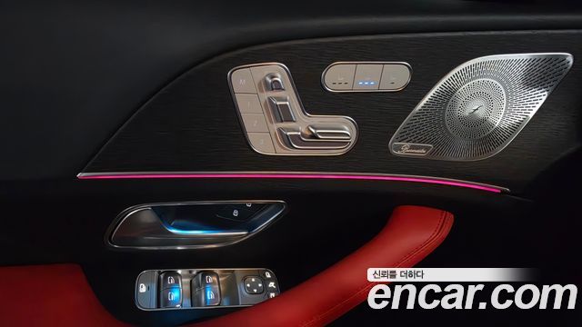 Mercedes-Benz GLE-Class 2025 — photo 12