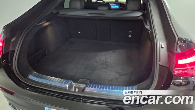 Mercedes-Benz GLE-Class 2025 — photo 18