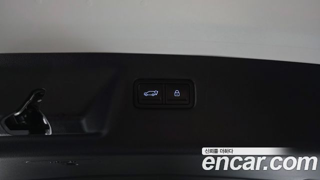 Hyundai Santafe 2025 — photo 32