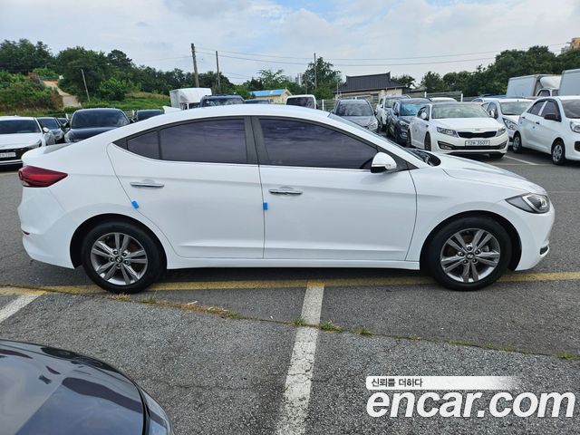 Hyundai AVANTE 2016 — photo 5