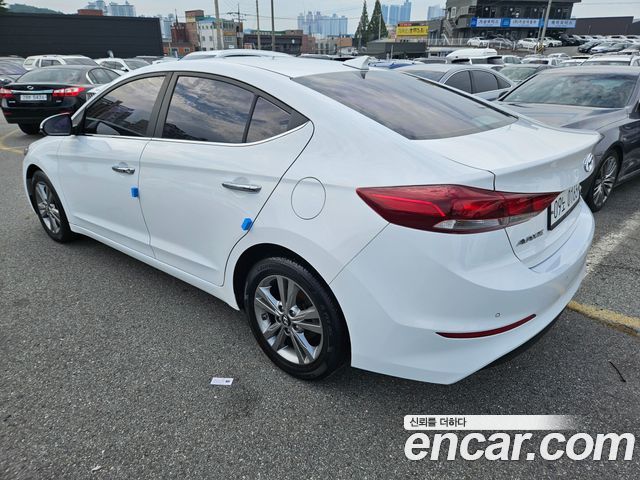 Hyundai AVANTE 2016 — photo 6