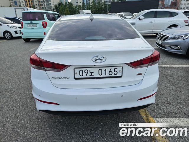 Hyundai AVANTE 2016 — photo 7