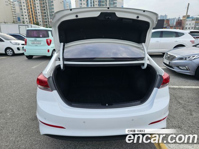Hyundai AVANTE 2016 — photo 8