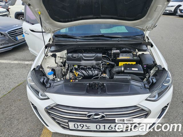 Hyundai AVANTE 2016 — photo 9