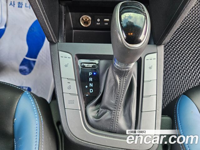 Hyundai AVANTE 2016 — photo 17