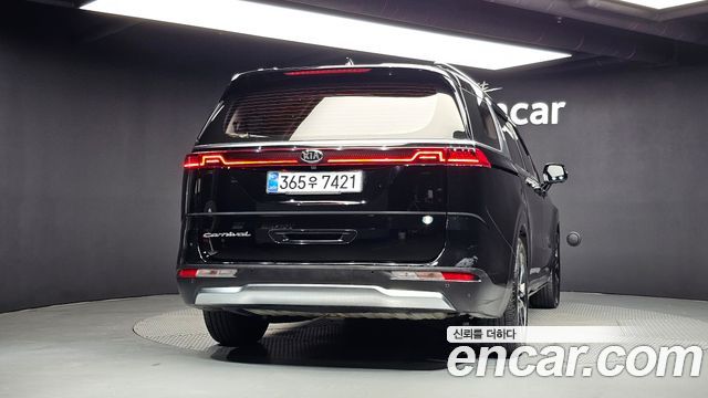 Kia Canival 2021 — photo 4