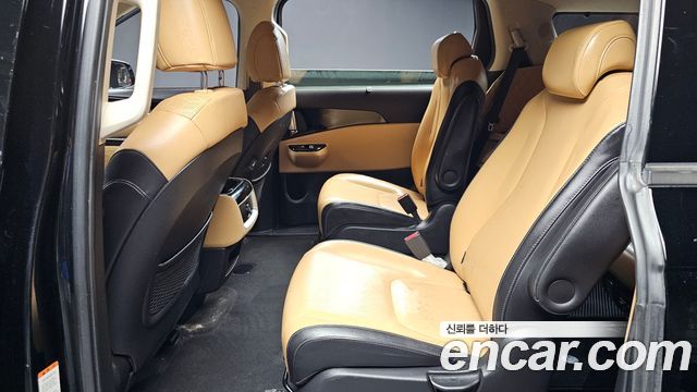 Kia Canival 2021 — photo 18