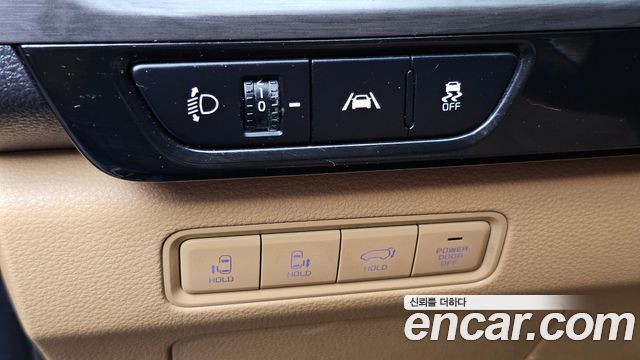 Kia Canival 2021 — photo 24