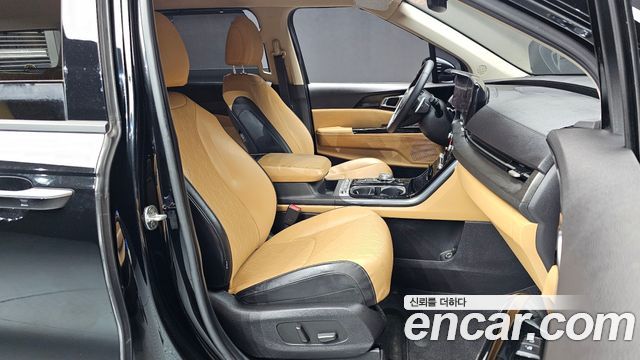 Kia Canival 2021 — photo 16