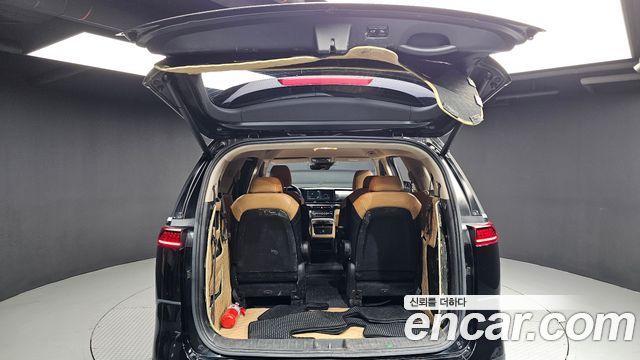 Kia Canival 2021 — photo 30
