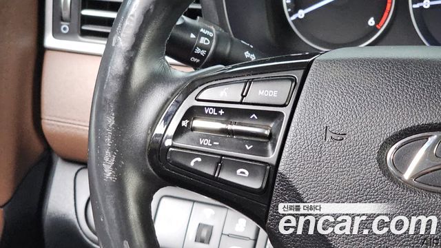 Hyundai Starex 2019 — photo 23