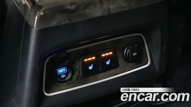Hyundai Starex 2019 — photo 25