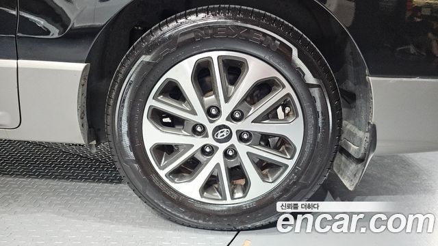 Hyundai Starex 2019 — photo 7