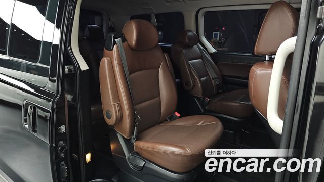 Hyundai Starex 2019 — photo 16