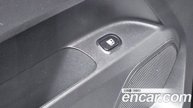Hyundai Starex 2019 — photo 28