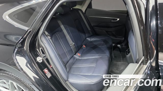 Hyundai Sonata 2022 — photo 17