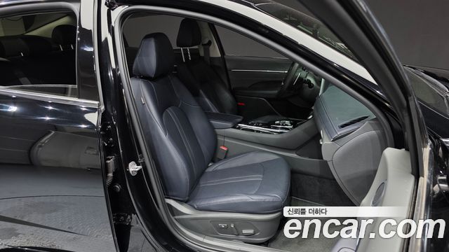 Hyundai Sonata 2022 — photo 16