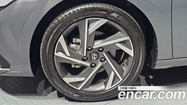 Hyundai AVANTE 2025 — photo 5