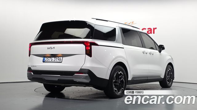 Kia Canival 2025 — photo 2