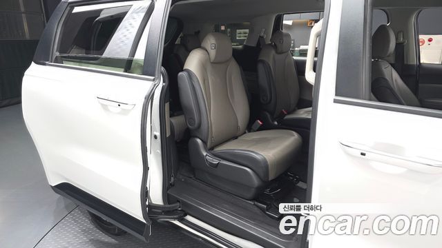 Kia Canival 2025 — photo 18