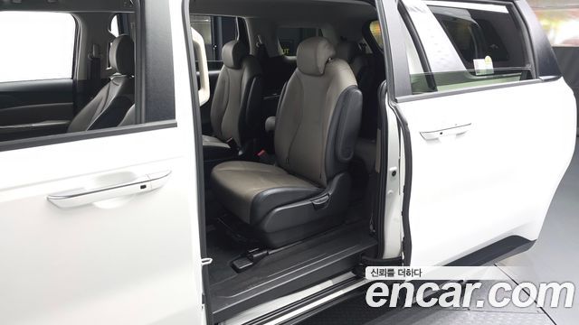 Kia Canival 2025 — photo 16