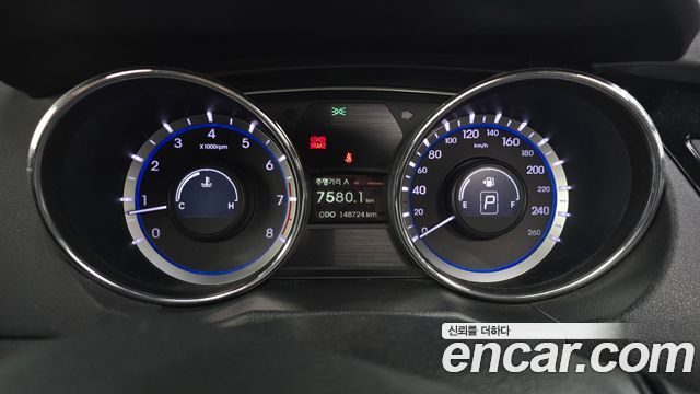 Hyundai Sonata 2010 — photo 8