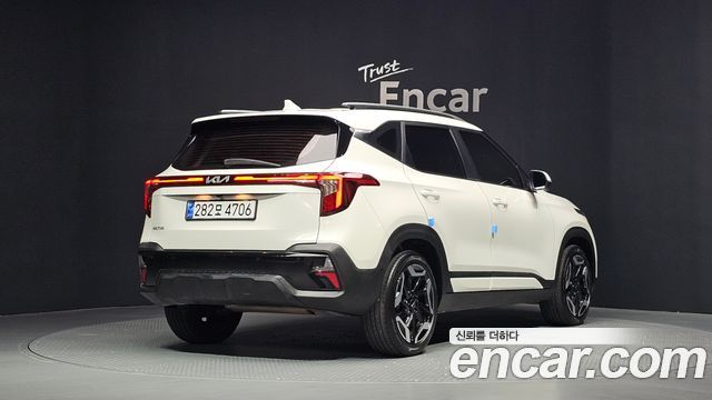 Kia Seltos 2023 — photo 2
