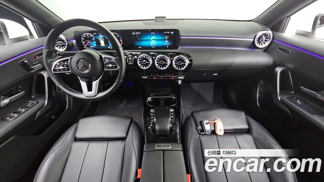 Mercedes-Benz A-Class 2021 — photo 10