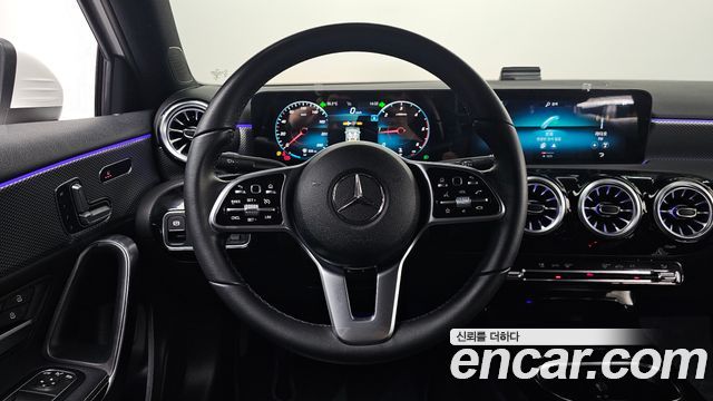 Mercedes-Benz A-Class 2021 — photo 18