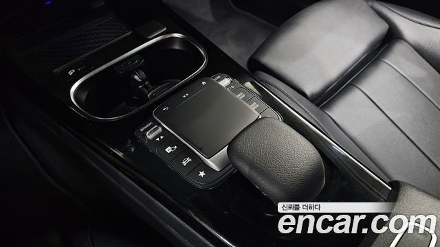 Mercedes-Benz A-Class 2021 — photo 23