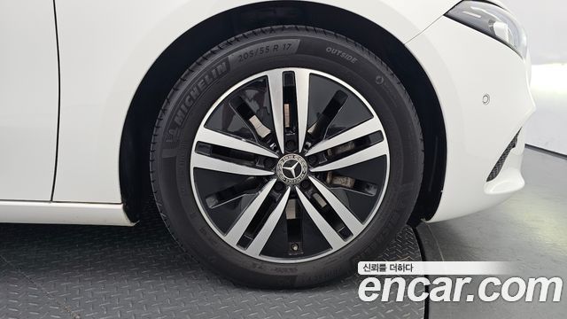 Mercedes-Benz A-Class 2021 — photo 7