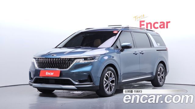 Kia Canival 2021 — photo 1