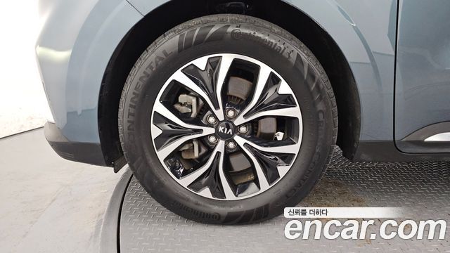Kia Canival 2021 — photo 5