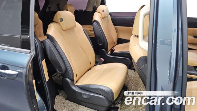 Kia Canival 2021 — photo 17