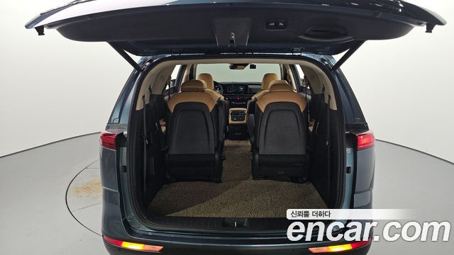 Kia Canival 2021 — photo 26