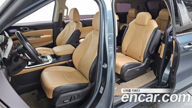 Kia Canival 2021 — photo 16