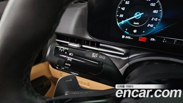 Kia Canival 2021 — photo 28