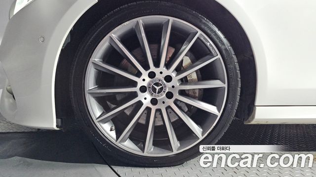 Mercedes-Benz E-Class 2018 — photo 5