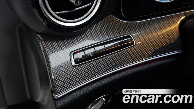 Mercedes-Benz E-Class 2018 — photo 19